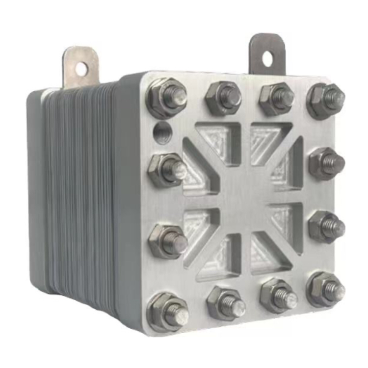 PEM 水电解槽（20–250 Nm³/h）制氢